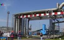 Giá dầu thế giới tiếp tục chạm đáy 18 tháng