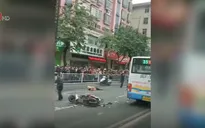 Cướp xe bus rồi lao vào đám đông khiến hàng chục thương vong