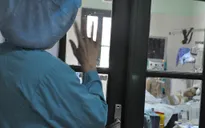 Ánh mắt cầu cứu khẩn thiết của cậu bé ghép phổi từ người chết não
