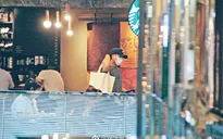 Lưu Khải Uy xuất hiện, từ chối nói về vụ ly hôn