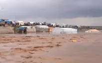 Mưa lớn và lũ lụt đã tàn phá khu tị nạn Atma, Syria