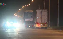 Lắp hệ thống chiếu sáng trên Quốc lộ 1