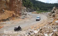 Vẫn còn khó khăn, nguy hiểm khi qua đèo Khánh Lê