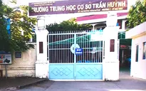 Phụ huynh xúc phạm thầy giáo vì chiếc quần của con