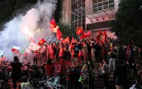 Người dân cả nước trào dâng cảm xúc ăn mừng ĐT Việt Nam giành quyền vào chung kết AFF Cup 2018