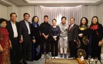 Văn Thanh cổ vũ đồng đội ở ĐT Việt Nam cùng Chủ tịch Quốc hội Nguyễn Thị Kim Ngân