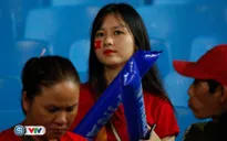 ẢNH: Những bóng hồng xinh đẹp tới sân Mỹ Đình cổ vũ ĐT Việt Nam