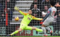 Bournermouth 0-4 Liverpool: Cú hat-trick của Mohamed Salah