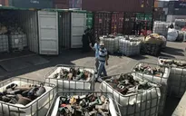 20 container rác thải ngụy trang máy móc cũ