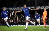 VIDEO: Walcott lập cú đúp, Everton đánh bại Leicester City