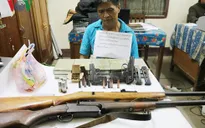 Bắt đối tượng vận chuyển 10 bánh heroin, thu giữ 4 khẩu súng