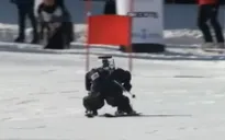 Robot đua tài trượt tuyết bên lề Olympic Pyeongchang 2018