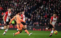 Southampton 0-2 Liverpool: Salah tiếp tục ghi bàn, Liverpool áp sát Man Utd