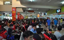Bến xe Miền Đông (TP.HCM) quá tải, ùn ứ khách về quê đón Tết