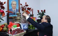 Lãnh đạo Chính phủ dâng hương tưởng nhớ Tổng Bí thư Nguyễn Văn Linh và Thủ tướng Phạm Văn Đồng