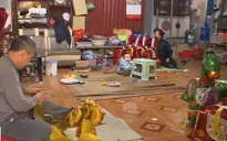 Nhói lòng làng tranh Tết hóa làng vàng mã
