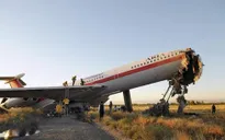 Máy bay chở 66 người rơi tại Iran