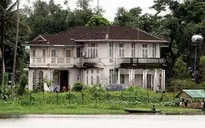Biệt thự của Cố vấn Nhà nước Myanmar San Suu Kyi bị ném bom xăng
