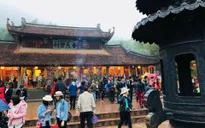 Đông đảo du khách thập phương dự lễ khai hội chùa Hương