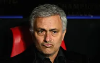 Hài hước: Mourinho đòi ôm phóng viên vì không bị hỏi về... Pogba