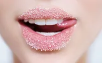 Cách chăm sóc da môi trong thời tiết hanh khô