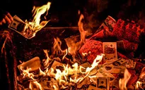 Đốt vàng mã càng nhiều càng đi ngược lại tinh thần truyền thống