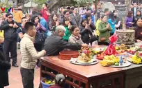 Lệch lạc văn hóa đi lễ chùa