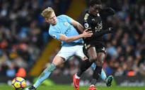 Tài năng trẻ Man City "khóc dở, mếu dở" vi quá giống De Bruyne