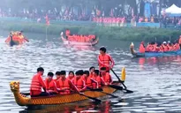 Không khí trước giờ khai hội đua thuyền rồng hồ Tây