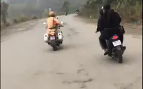 Nhóm thanh niên bóp còi inh ỏi trên đường, thách thức CSGT