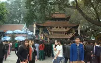 Ngăn chặn nạn trộm cắp móc túi ở đền Bà Chúa Kho