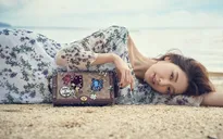 Park Shin Hye tung tăng ở châu Phi