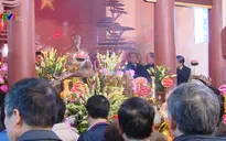 Dâng hương tưởng nhớ Chủ tịch Hồ Chí Minh nhân ngày thành lập Đảng