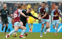 Phung phí cơ hội, Man City đánh rơi chiến thắng phút cuối