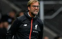 Chia điểm đáng tiếc, HLV Klopp tỏ ra tức giận trọng tài