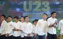 CLIP các cầu thủ U23 Việt Nam "bóc mẽ" nhau không thương tiếc