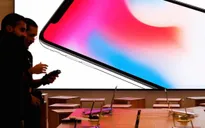 Cổ phiếu Apple bị hạ mức xếp hạng