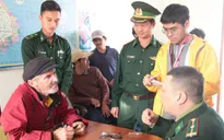 Cứu một người Mỹ gặp nạn trên Biển Đông