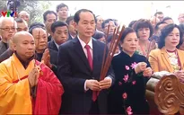 Chủ tịch nước Trần Đại Quang cùng Phu nhân dâng hương tưởng nhớ Bác Hồ