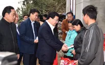 Phó Thủ tướng trở lại thăm người dân vùng bị sạt lở đất huyện Tân Lạc, Hòa Bình