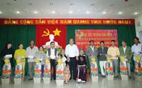 Phó Thủ tướng Trương Hòa Bình thăm, tặng quà cho các gia đình chính sách tỉnh Ninh Thuận, Bình Thuận