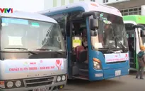 10 chuyến xe ô tô miễn phí đưa hàng trăm bệnh nhân ung thư về quê ăn Tết