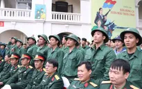 Hàng ngàn thanh niên Hà Nội viết đơn tình nguyện nhập ngũ