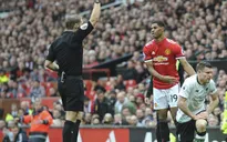 Liverpool giận điếng người vì trọng tài phá hỏng derby nước Anh