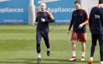 Iniesta bình phục thần tốc, Chelsea lo sốt vó