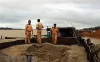 Quảng Nam: Phát hiện 5 tàu khai thác cát trái phép trên sông Thu Bồn