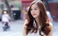 Lên đồ quyến rũ là thế nhưng Quỳnh Kool cũng có lúc diện đồ của mẹ ra đường