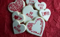 DCLNE – bài hát được viết riêng cho ngày Valentine Trắng