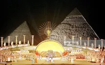 Biểu diễn opera dưới chân kim tự tháp Ai Cập
