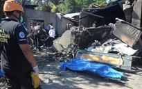 Máy bay lao vào nhà dân ở Philippines, ít nhất 10 người thiệt mạng